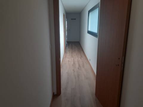MORADIA TÉRREA T3 EM SUBPORTELA