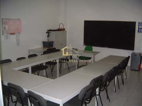 Conjunto de 3 lojas em Vila Nova de Cerveira