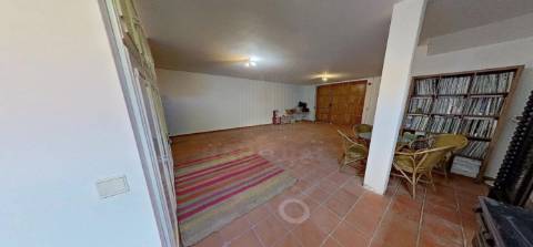 MORADIA T4+1 NA MEADELA ( COVA)