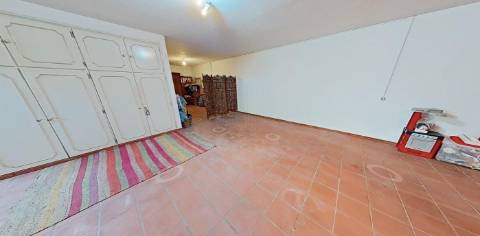 MORADIA T4+1 NA MEADELA ( COVA)