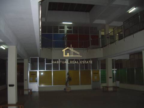 Conjunto de 3 lojas em Vila Nova de Cerveira