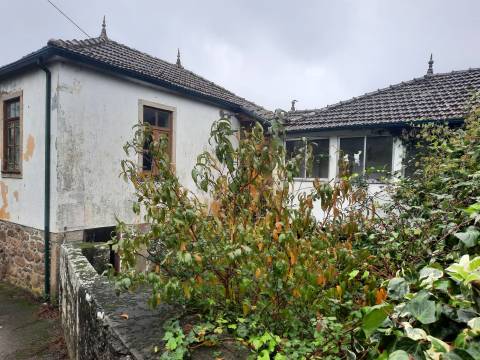 MORADIA PARA RESTAURAR EM  VILA NOVA DE CERVEIRA