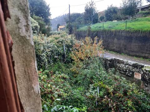 MORADIA PARA RESTAURAR EM  VILA NOVA DE CERVEIRA