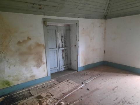 MORADIA PARA RESTAURAR EM  VILA NOVA DE CERVEIRA