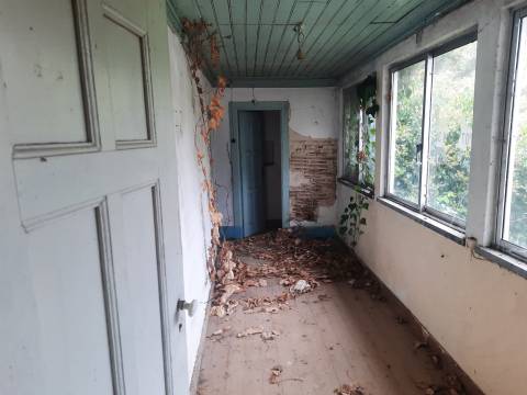 MORADIA PARA RESTAURAR EM  VILA NOVA DE CERVEIRA