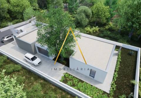 Moradia Isolada T4, junto à cidade