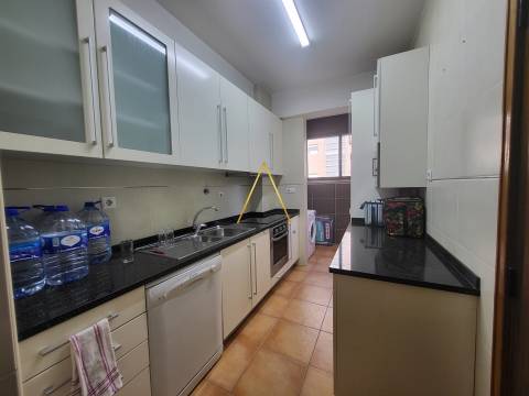Apartamento T3 para arrendar, situado no centro da cidade.