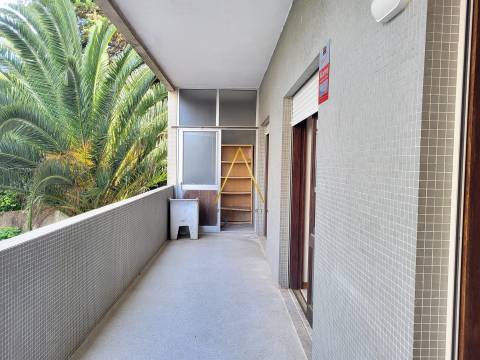 Apartamento T3 para arrendar, situado no centro da cidade.