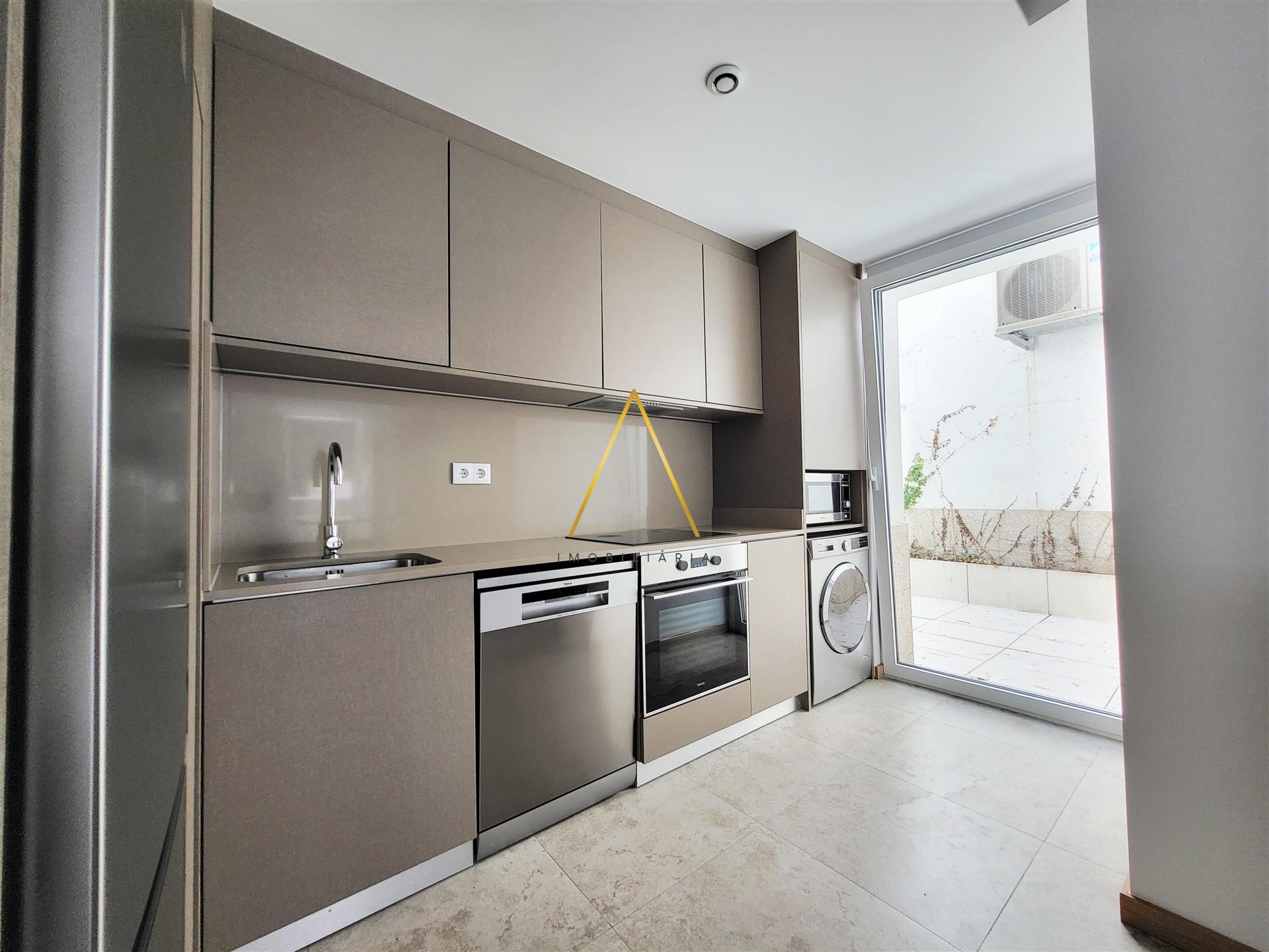 Apartamento T2 com terraço no centro da cidade