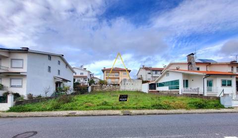 Lote de terreno com 560 m²