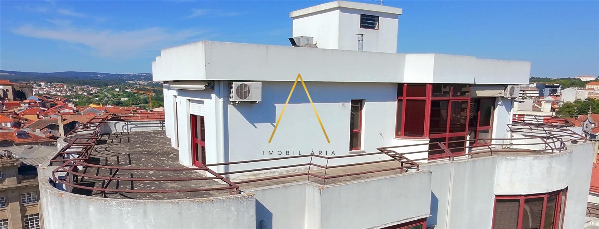 Exclusivo Apartamento T3 Recuado com Terraço de Sonho – Centro da Cidade