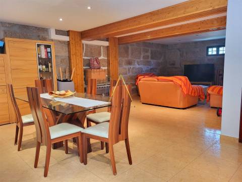 Moradia T2+2 Venda em Silgueiros,Viseu