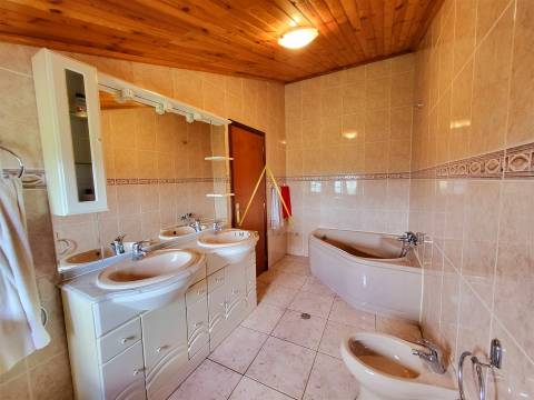 Moradia T2+2 Venda em Silgueiros,Viseu