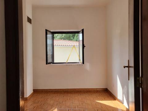 Moradia T3 , junto à cidade