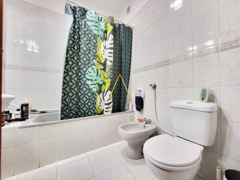 Apartamento T3, com Terraço