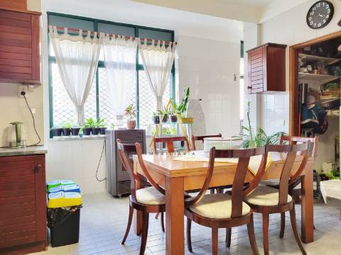 Apartamento T3 com terraço, localizado no centro da cidade.