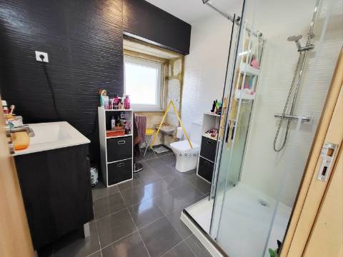 Moradia Unifamilar T3 com Logradouro e Terraço.