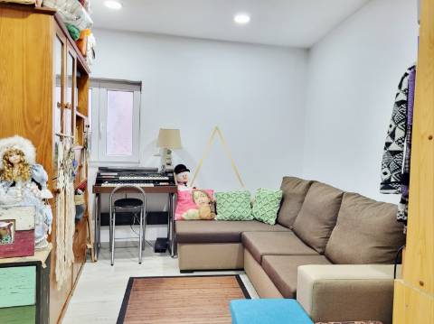 Moradia Unifamilar T3 com Logradouro e Terraço.