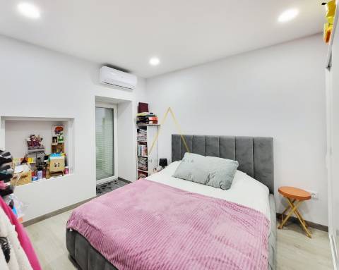 Moradia Unifamilar T3 com Logradouro e Terraço.