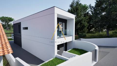 A moradia isolada V2, inserida num lote de 252 m²