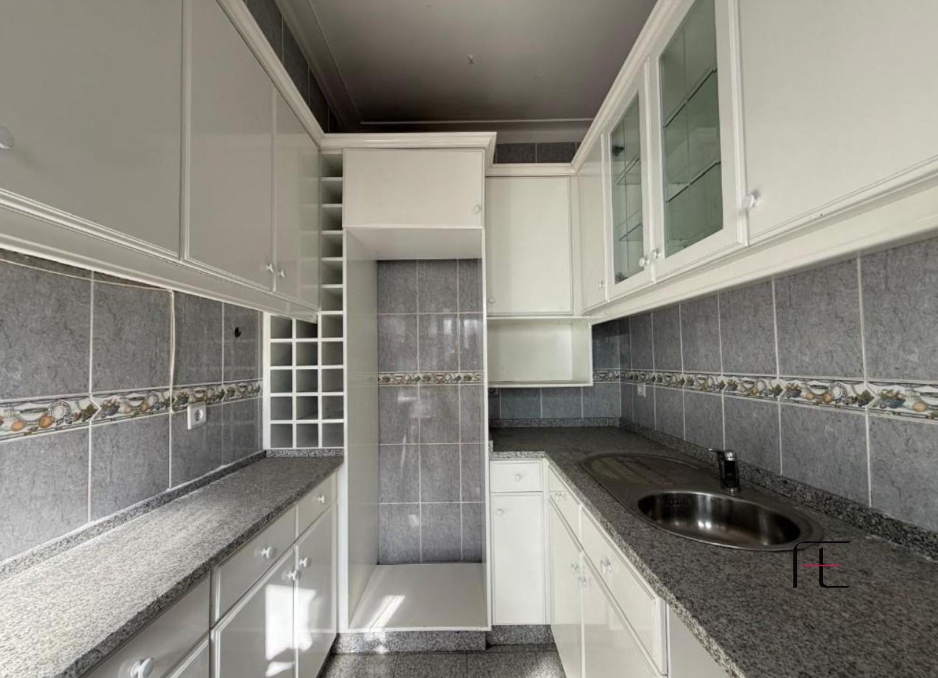 Apartamento T3 Venda em Cedofeita, Santo Ildefonso, Sé, Miragaia, São Nicolau e Vitória,Porto