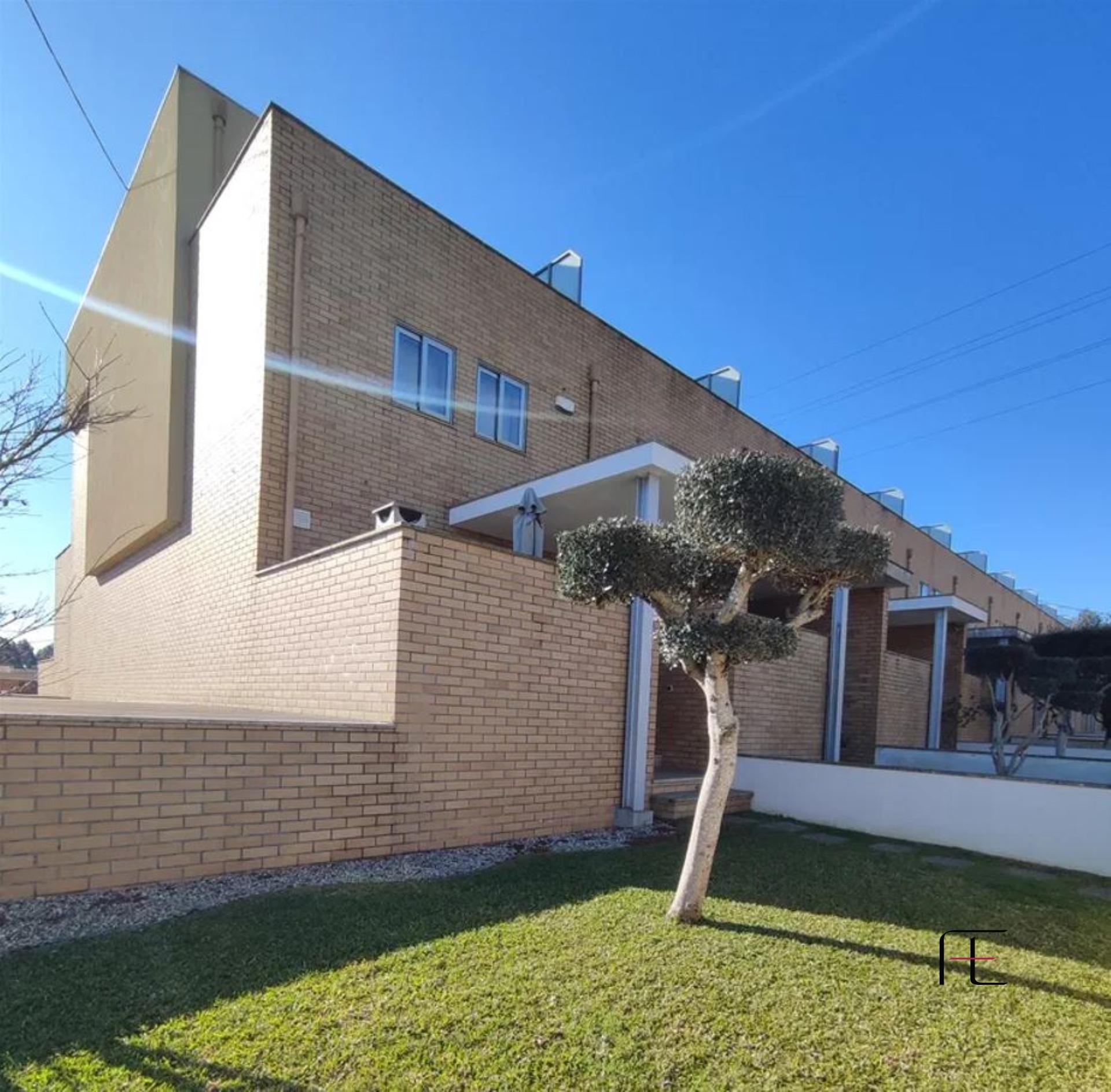 Moradia Geminada T4 Venda em Serzedo e Perosinho,Vila Nova de Gaia