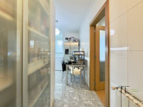 Apartamento T3 Venda em Mafamude e Vilar do Paraíso,Vila Nova de Gaia