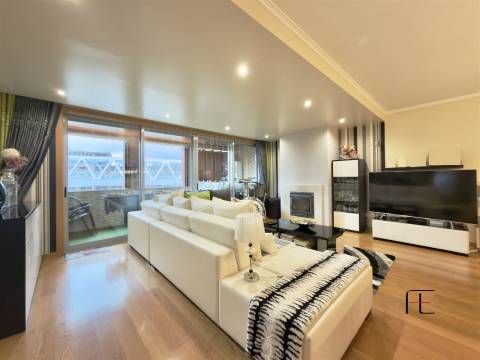 Apartamento T3 Venda em Mafamude e Vilar do Paraíso,Vila Nova de Gaia