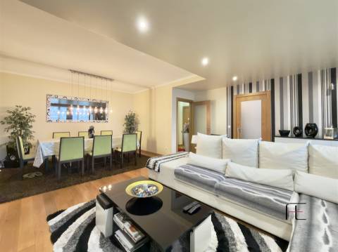 Apartamento T3 Venda em Mafamude e Vilar do Paraíso,Vila Nova de Gaia