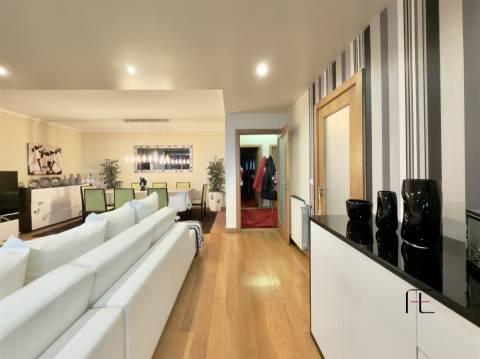 Apartamento T3 Venda em Mafamude e Vilar do Paraíso,Vila Nova de Gaia