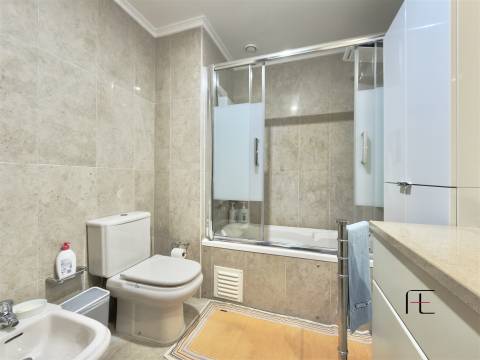 Apartamento T3 Venda em Mafamude e Vilar do Paraíso,Vila Nova de Gaia