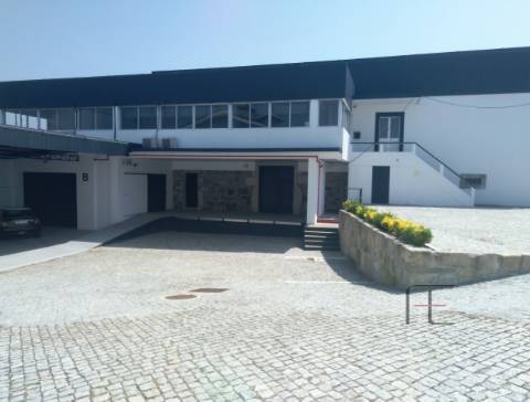 Armazém  Arrendamento em Fânzeres e São Pedro da Cova,Gondomar