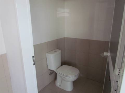 Armazém  Arrendamento em Fânzeres e São Pedro da Cova,Gondomar