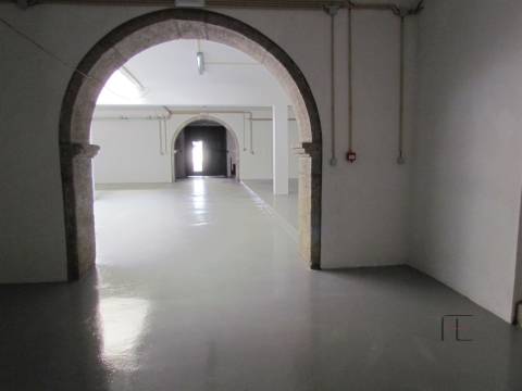 Armazém  Arrendamento em Fânzeres e São Pedro da Cova,Gondomar