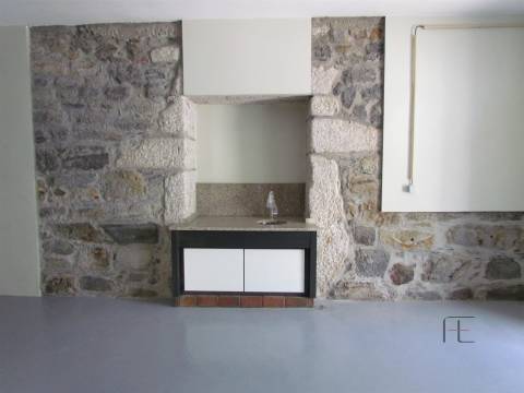 Armazém  Arrendamento em Fânzeres e São Pedro da Cova,Gondomar