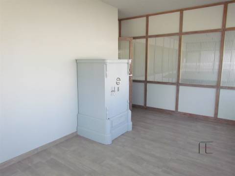 Armazém  Arrendamento em Fânzeres e São Pedro da Cova,Gondomar