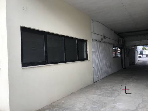 Armazém  Venda em Mafamude e Vilar do Paraíso,Vila Nova de Gaia