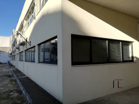 Armazém  Arrendamento em Mafamude e Vilar do Paraíso,Vila Nova de Gaia