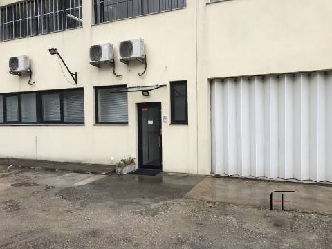 Armazém  Arrendamento em Mafamude e Vilar do Paraíso,Vila Nova de Gaia