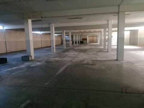 Armazém  Venda em Gulpilhares e Valadares,Vila Nova de Gaia