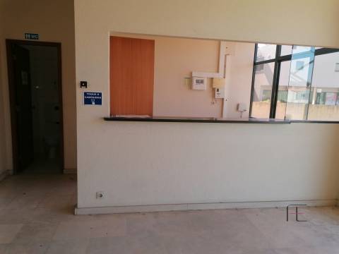 Armazém  Venda em Gulpilhares e Valadares,Vila Nova de Gaia