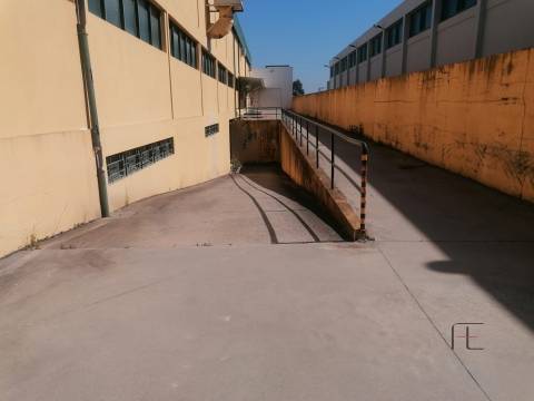 Armazém  Venda em Gulpilhares e Valadares,Vila Nova de Gaia