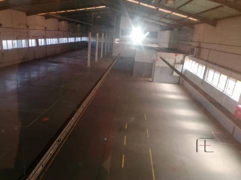 Armazém  Venda em Gulpilhares e Valadares,Vila Nova de Gaia