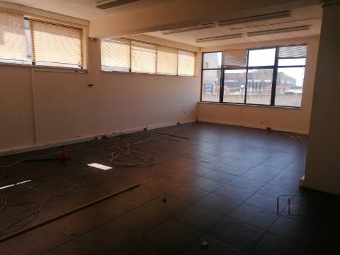 Armazém  Venda em Gulpilhares e Valadares,Vila Nova de Gaia