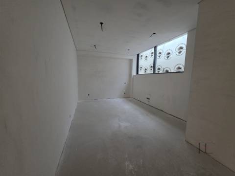 Moradia Geminada T4 Venda em Nogueira e Silva Escura,Maia