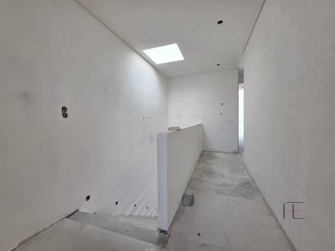 Moradia Geminada T4 Venda em Nogueira e Silva Escura,Maia