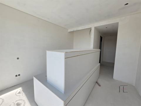 Moradia Geminada T4 Venda em Nogueira e Silva Escura,Maia