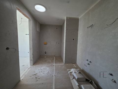 Moradia Geminada T4 Venda em Nogueira e Silva Escura,Maia