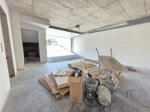 Moradia Geminada T4 Venda em Nogueira e Silva Escura,Maia