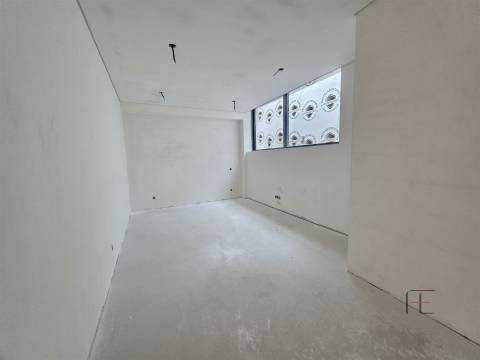 Moradia Geminada T4 Venda em Nogueira e Silva Escura,Maia